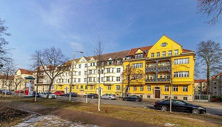 Mehrfamilienhäuser in Leipzig Stötteritz an einer Hauptstrasse Mehrfamilienhäuser in Leipzig Stötteritz an einer Hauptstrasse