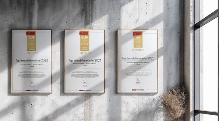 Immobilienmakler Auszeichnung 2023 2024 2025 als Plakat