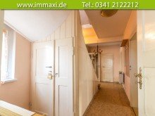 Flur Erdgeschoss mit Kellerzugang R�THA + EINFAMILIENHAUS ZUM KAUF IN RUHIGER ANWOHNERSTRASSE