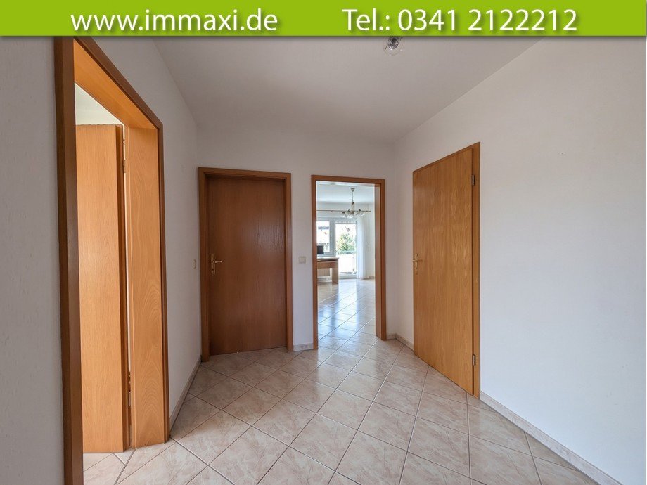 Flur (mit KI von Gegenst�nden ber�umt) Etagenwohnung Leipzig