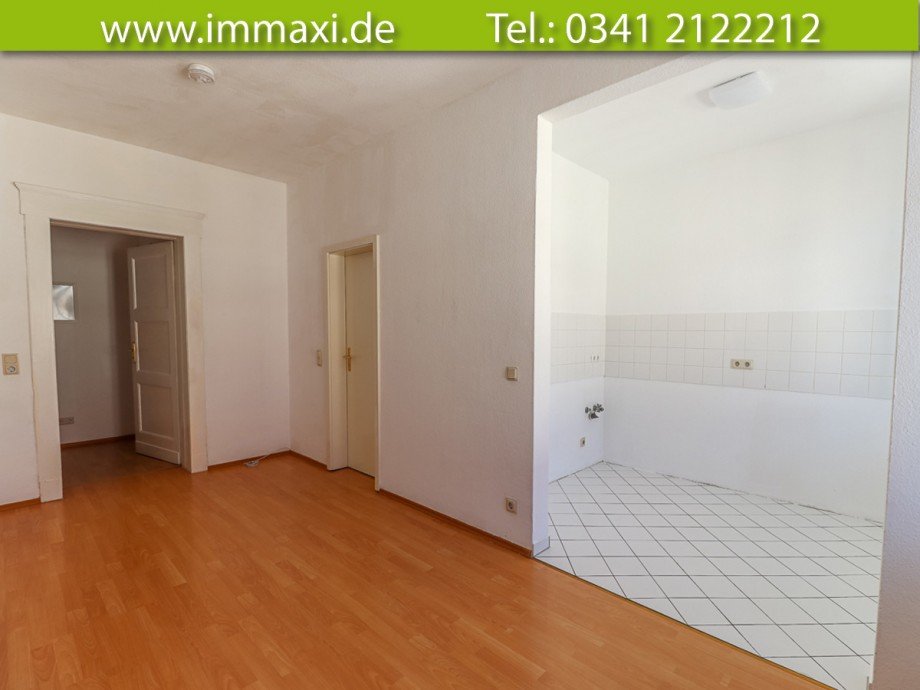Wohnzimmer-mit-Blick-zur-K�che Etagenwohnung Leipzig