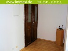 Flur (1) MOCKAU + 2 RAUM WOHNUNG ZUM KAUF + LAMINATBODEN + BALKON + TOP