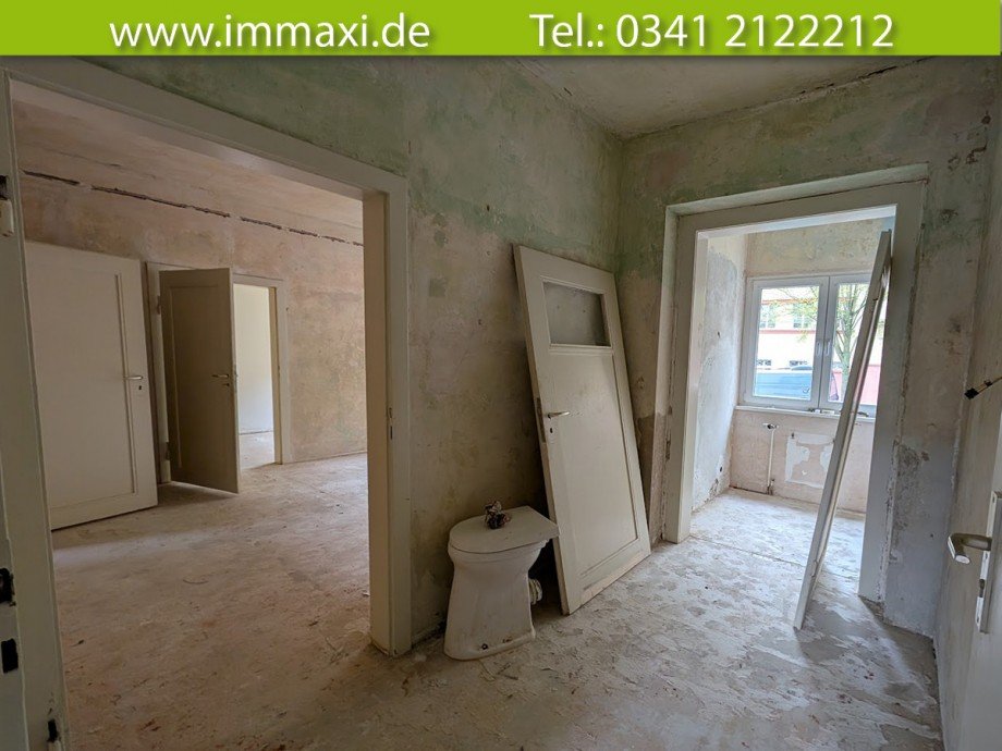 Wohnzimmer und Flur in Sanierung Erdgeschosswohnung Leipzig-Wahren