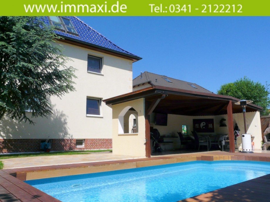 Hausansicht mit Pool Mehrfamilienhaus Leipzig