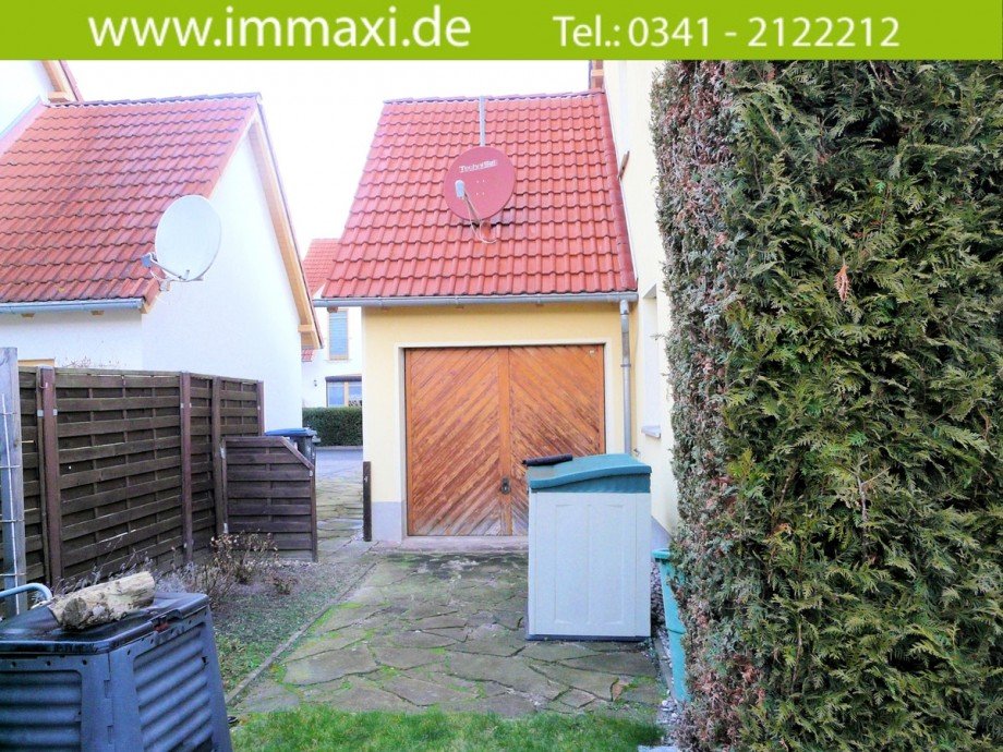 Hinteransicht Doppelhaush�lfte Otterwisch