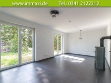 Wohnzimmer-mit-Kamin EINFAMILIENHAUS IN LIEBERTWOLKWITZ + 6 ZIMMER + KAMIN + ERDW�RME