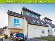Hausansicht-Vorderseite WIEDERITZSCH + EINFAMILIENHAUS + 5 ZIMMER + GARAGE + GROSSER GARTEN