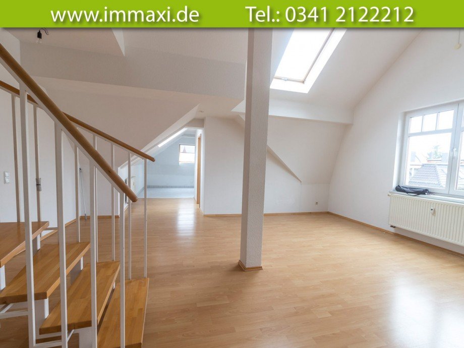 Wohnbereich-mit-Blick-zur-K�che Dachgeschosswohnung Markkleeberg