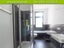 schickes-Tageslichtbad ZENTRUM S�D + 4  RAUM + AUFZUG + BALKON + NEU RENOVIERT