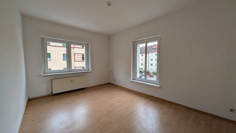 Wohnzimmer - wird noch gemalert Etagenwohnung Leipzig