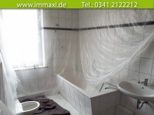 Sanierung-2020-1.OG-(Bad) GEPFLEGTES MEHRFAMILIENHAUS MIT 3 WOHNUNGEN (VERMIETET) mit 4,99 % RENDITE
