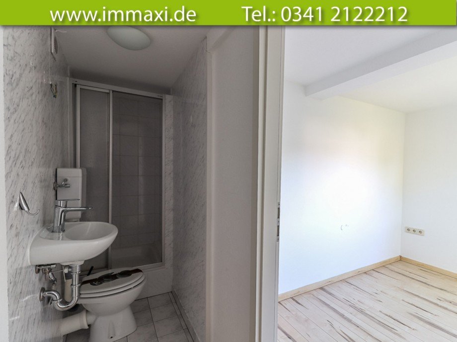 Bad im Obergeschoss Doppelhaush�lfte Leipzig / Meusdorf