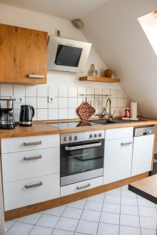 K�chenzeile ZWENKAU + 2 RAUM DACHGESCHOSS + EIGENNUTZER ODER FERIENWOHNUNG