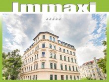 Hausansicht-Flossplatz-13 ZENTRUM S�D + 4  RAUM + AUFZUG + BALKON + NEU RENOVIERT