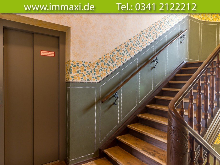 Treppenhaus-mit-Aufzug Etagenwohnung Leipzig